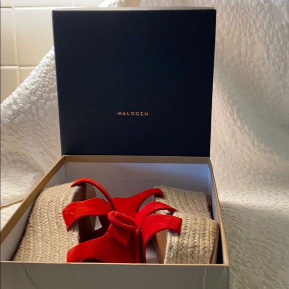 Halogen Haemery-Lea Red Suede size 10.5 Sandals - Picture 8 of 8